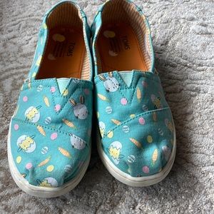 Toms size 1 shoes for girls
